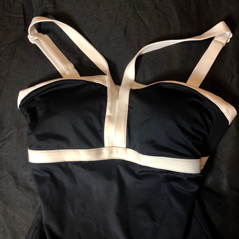 Jag black and white one piece swimsuit - Picture 3 of 10